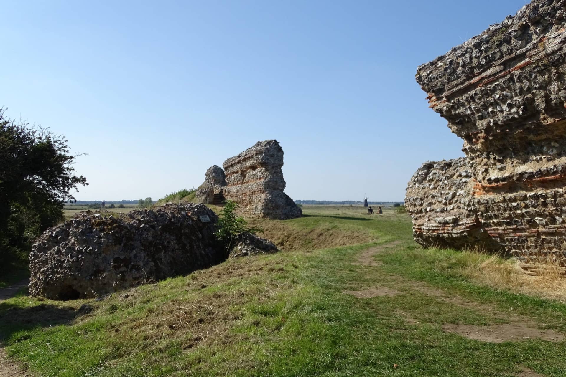 Burgh Castle Be Norfolk